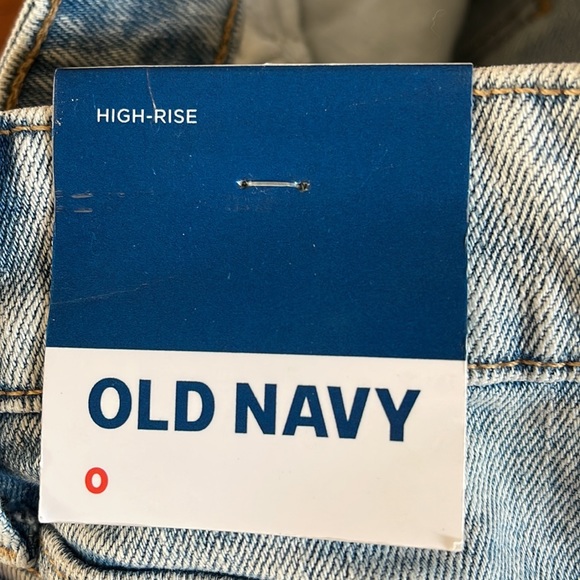 Old navy high rise light denim skirt. NWT. Frayed hem. - Picture 6 of 9